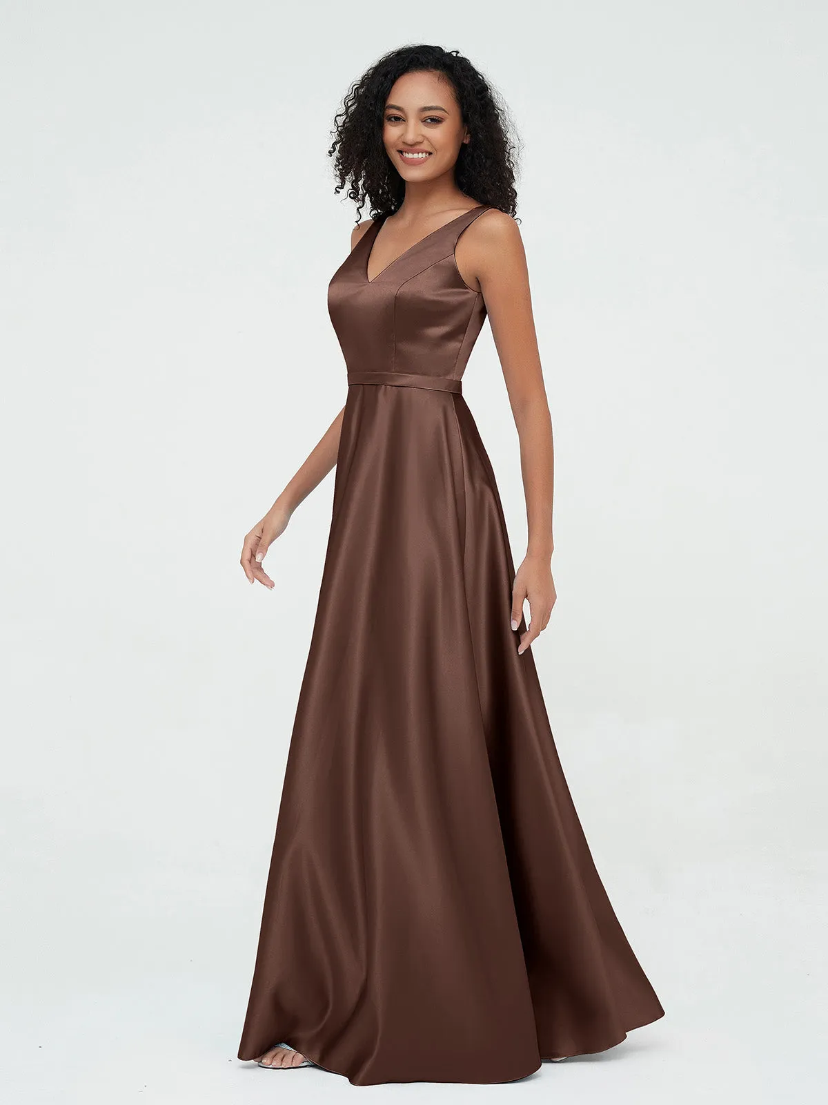 A-ligne Robes Maxi à Col en V en Satin avec Poches Chocolat