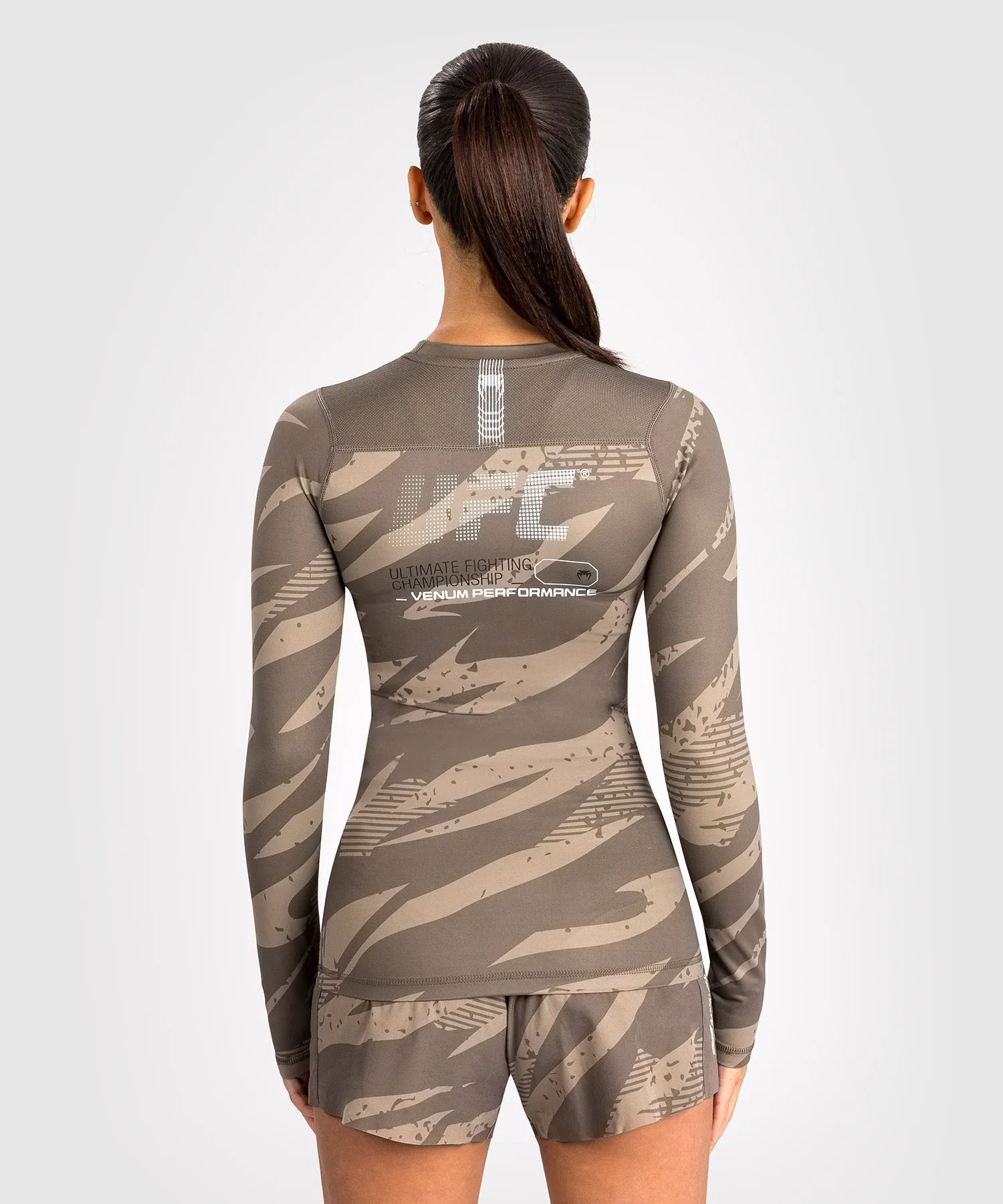 Rashguard À Manches Longues pour Femmes UFC Adrenaline by Venum Fight Week - Desert Camo